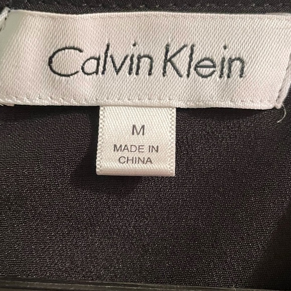 Size medium blouse. - Picture 3 of 3